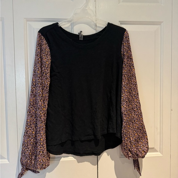 Anthropologie Floral light weight Shirt size Medium - Picture 1 of 4